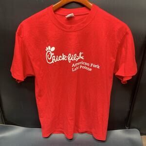 Chick-Fil-A Red Employee Work T-Shirt Men's MEDIUM. T2